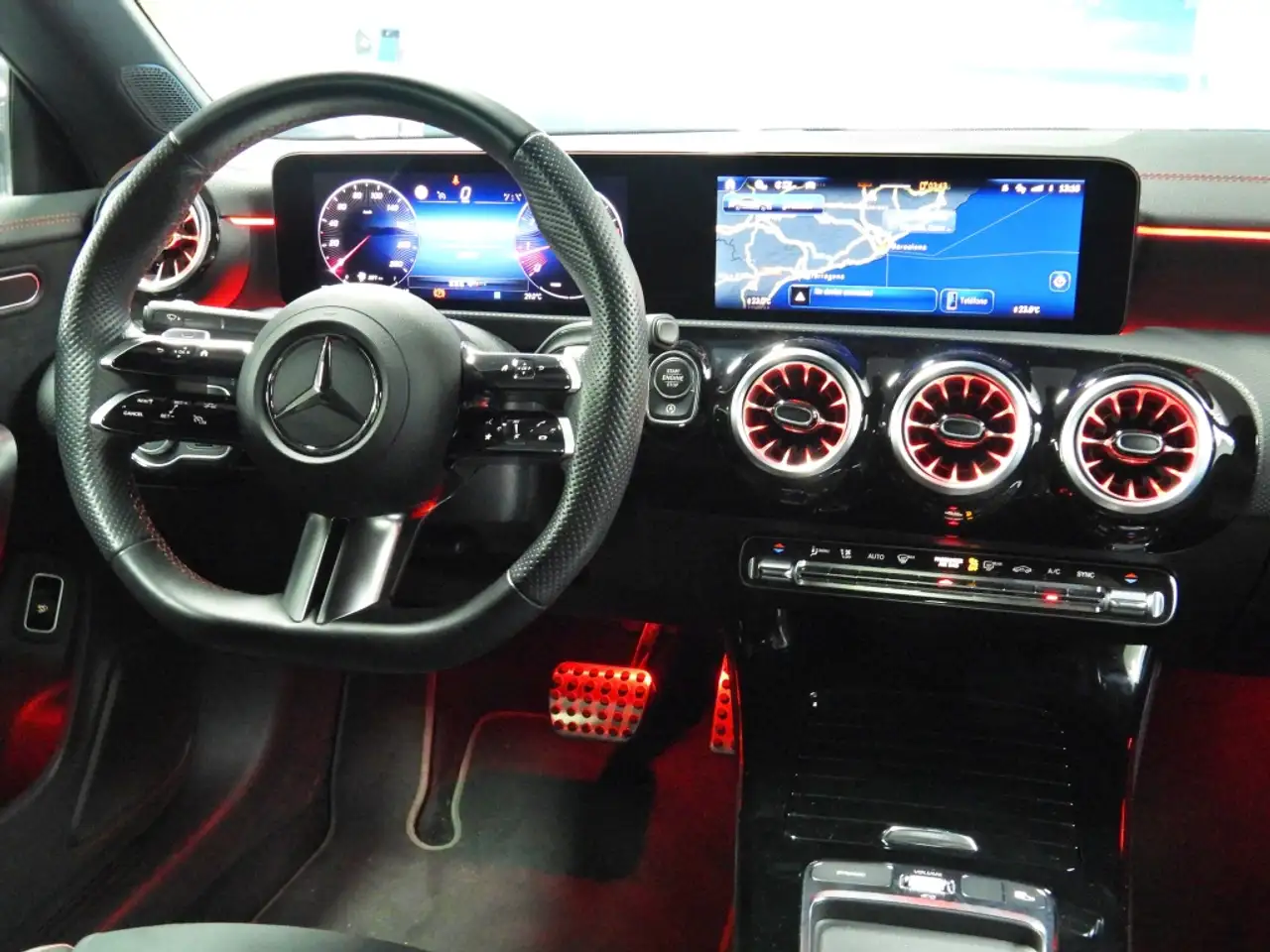 Mercedes-Benz CLA 200 7G-DCT — معرض صور السيارة 20