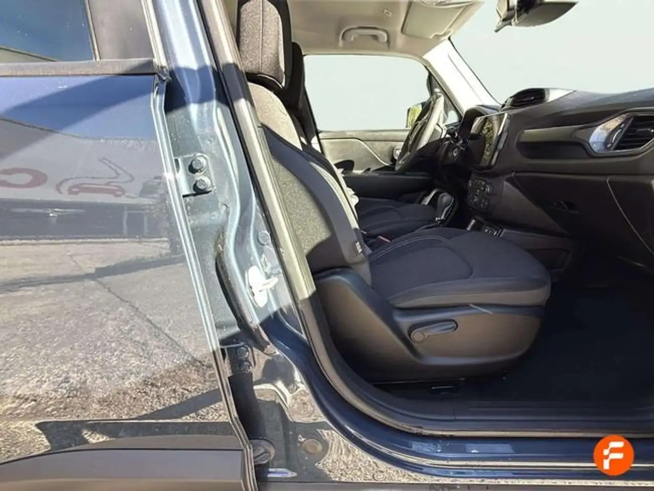 Jeep Renegade 4xe Altitude 1.3 PHEV 190hp AT EAWD — معرض صور السيارة 17
