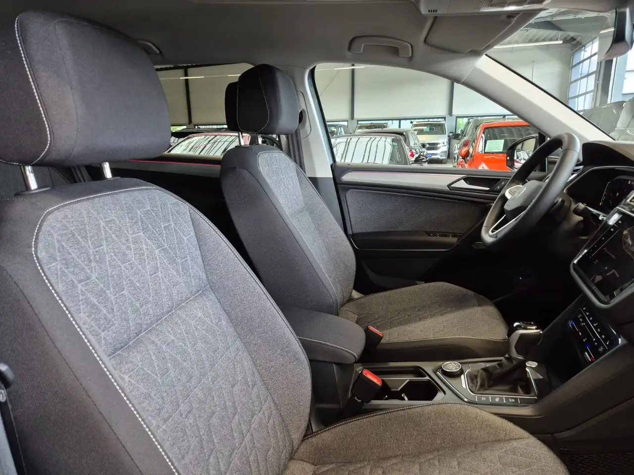 Volkswagen Tiguan Allspace TIGUAN ALLSPACE 2.0 TSI 4M MOVE IQLIGHT NAVI 360 — Galerie du véhicule 12