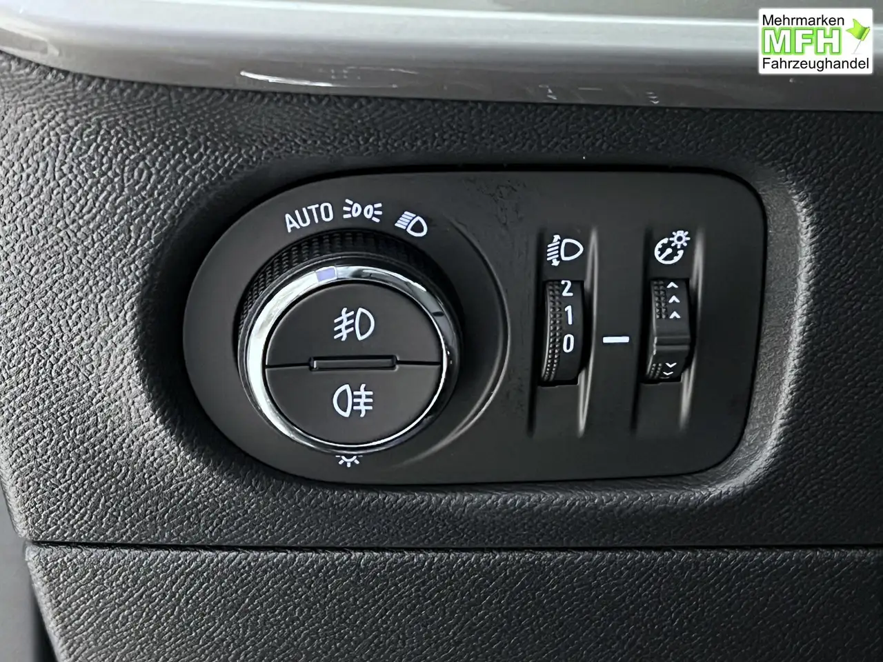 Opel Mokka Elegance 1.2 100 kW (136 PS) Klimaautomatik, Si... — معرض صور السيارة 19