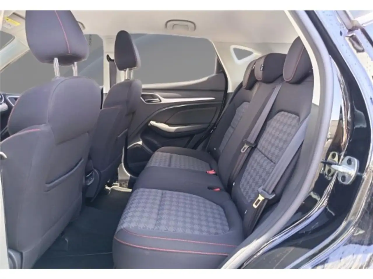 MG ZS 1.5 Comfort — معرض صور السيارة 15
