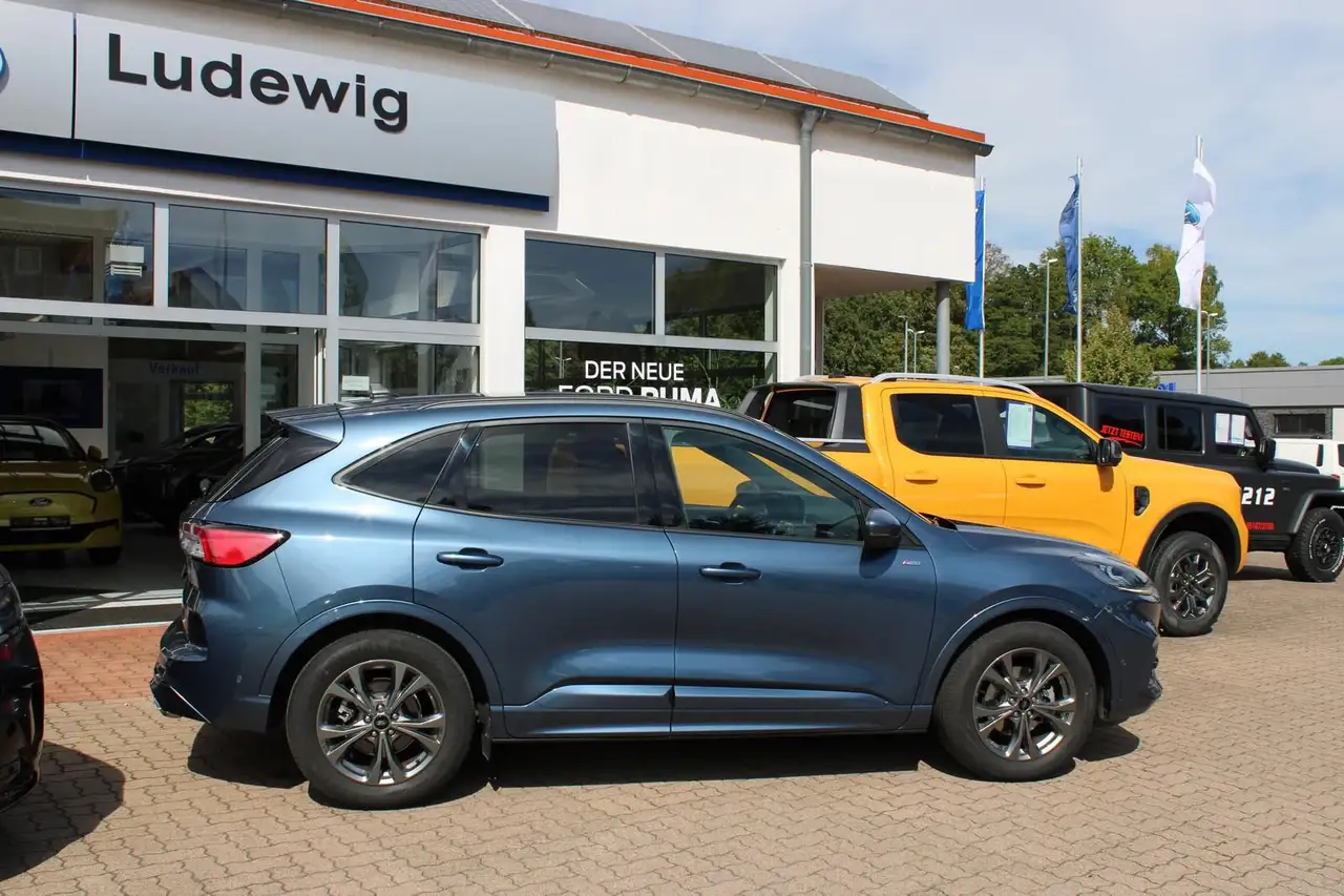 Ford Kuga ST-Line X 1.5 Winterpaket II Fahrerass. Pak — معرض صور السيارة 3