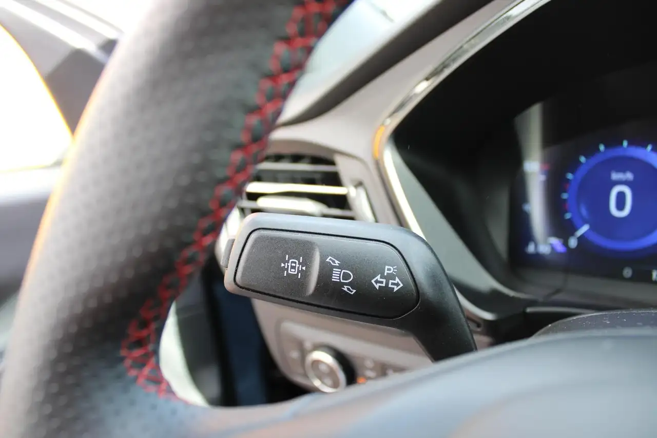 Ford Kuga ST-Line X 1.5 Winterpaket II Fahrerass. Pak — معرض صور السيارة 19