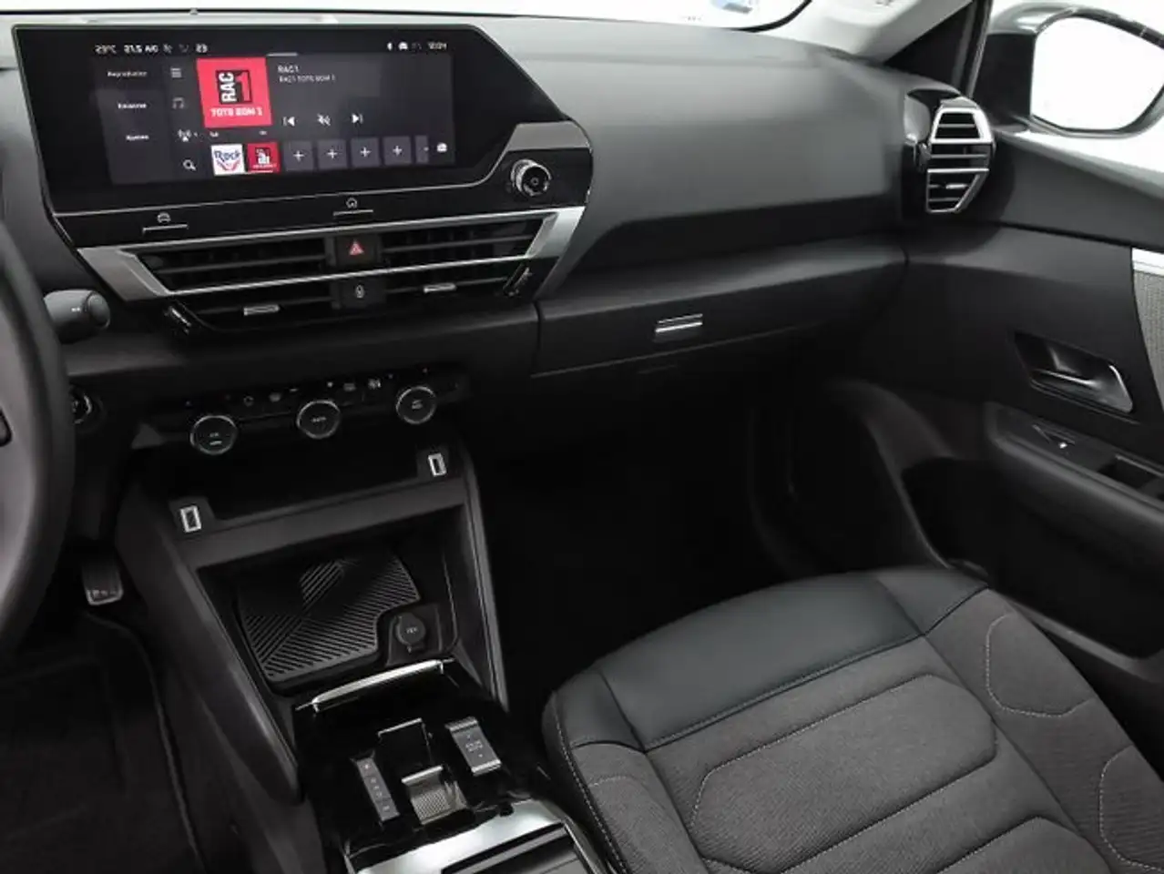 Citroen C4 X Hybrid 136 e-DCS6 Plus — Galerie du véhicule 12