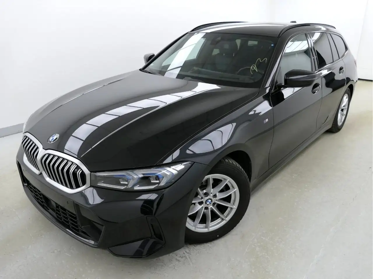 BMW 318 318i Touring M Sport LCI Pano HUD ACC AHK 360° — Böblingen