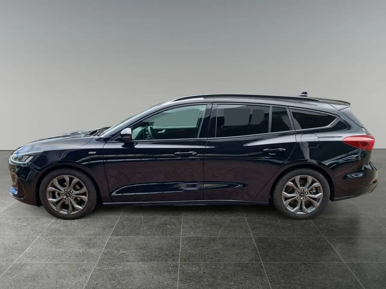 Ford Focus 1.0 EcoBoost Mild-Hybrid ST-Line S/S (EURO — Galería del vehículo 3