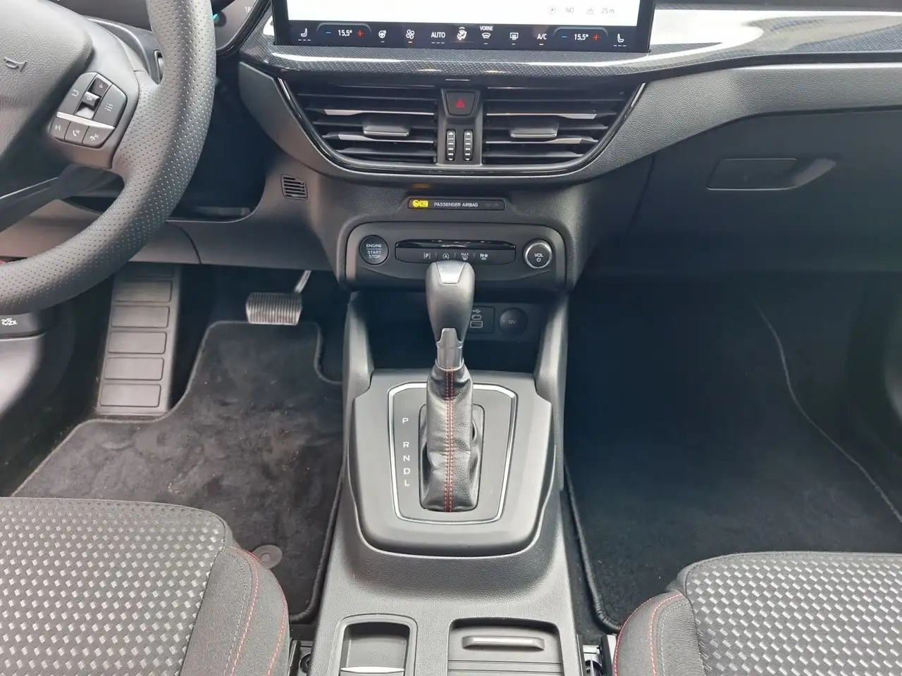 Ford Focus 1.0 EcoBoost Mild-Hybrid ST-Line S/S (EURO — Galería del vehículo 12