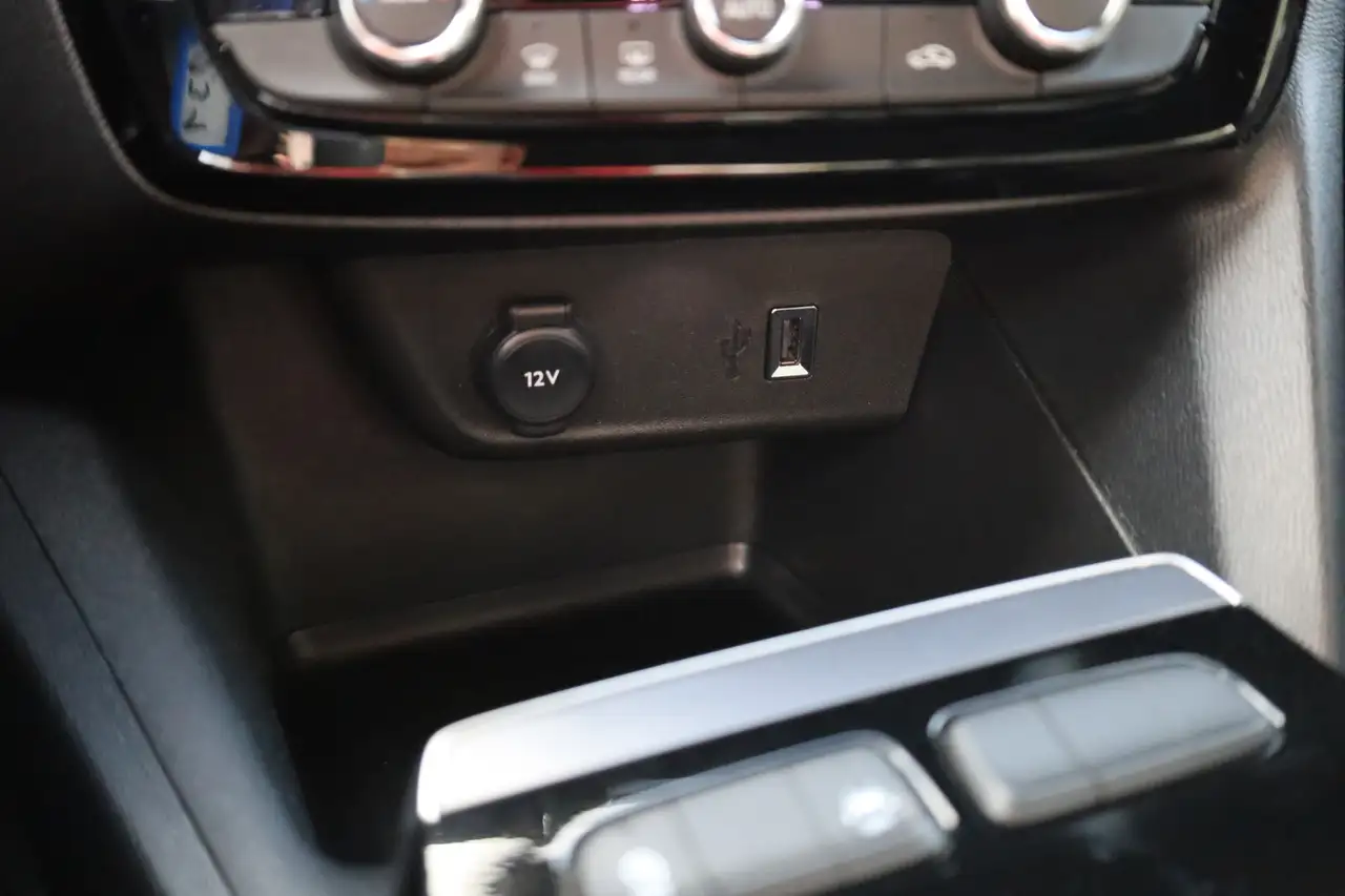 Opel Mokka 1.2 GS Line Aut. LED Navi DAB PDC Kamera — Galería del vehículo 21