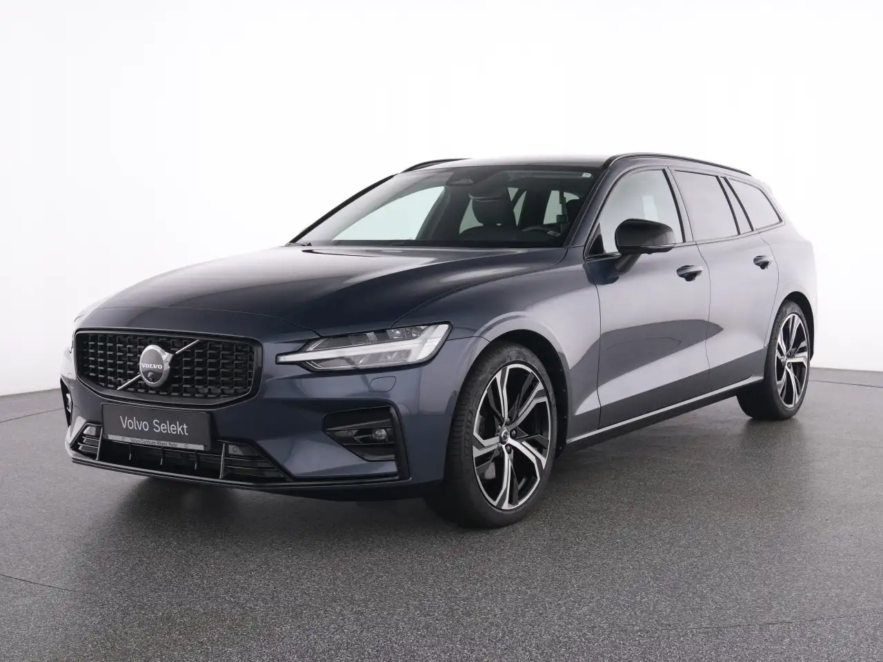 Volvo V60 B4 PLUS DARK FAP+LM19+MET+WINTERPAK+MEMORY+ — Vehicle gallery 2