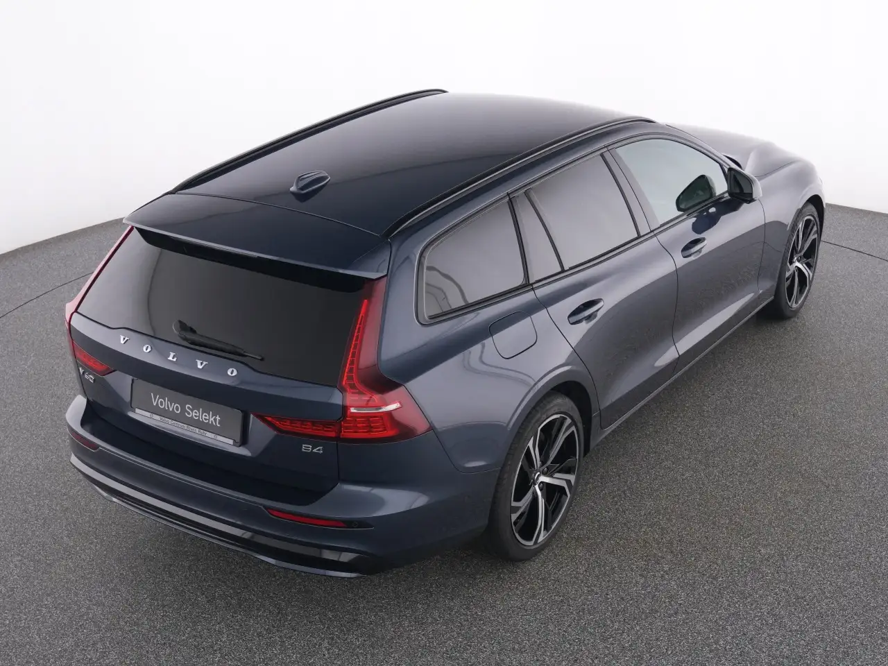 Volvo V60 B4 PLUS DARK FAP+LM19+MET+WINTERPAK+MEMORY+ — Vehicle gallery 19