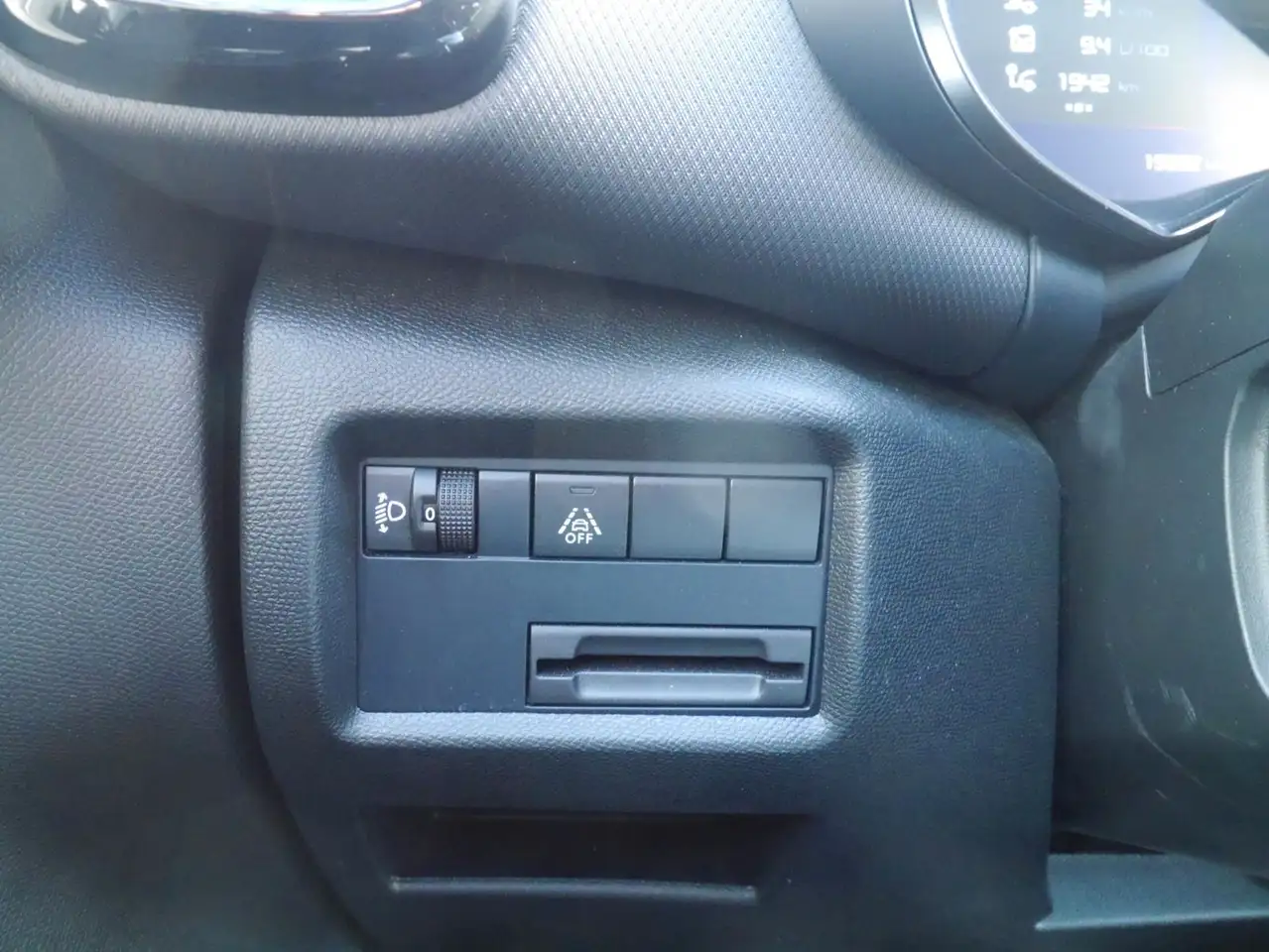 Citroen C5 Aircross Pure Tech 130 Navi/LED/APP/Kamera — Vehicle gallery 21