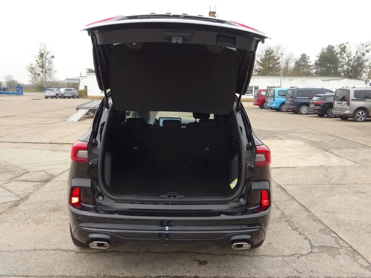 Ford Kuga 180PS Autm. FHEV ST-Line LED Navi Kamera — Vehicle gallery 6