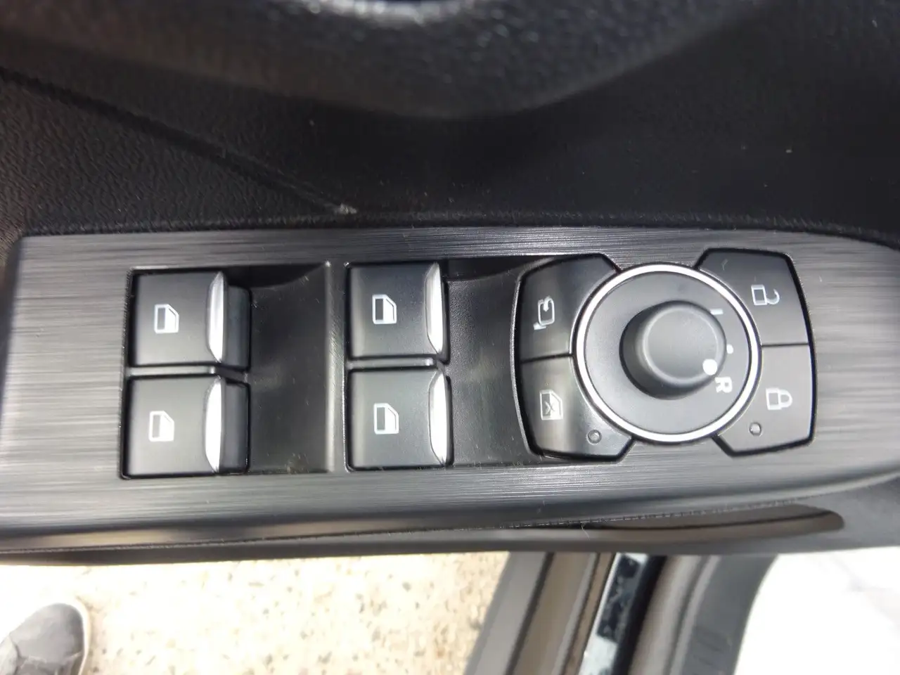 Ford Kuga 180PS Autm. FHEV ST-Line LED Navi Kamera — Vehicle gallery 17