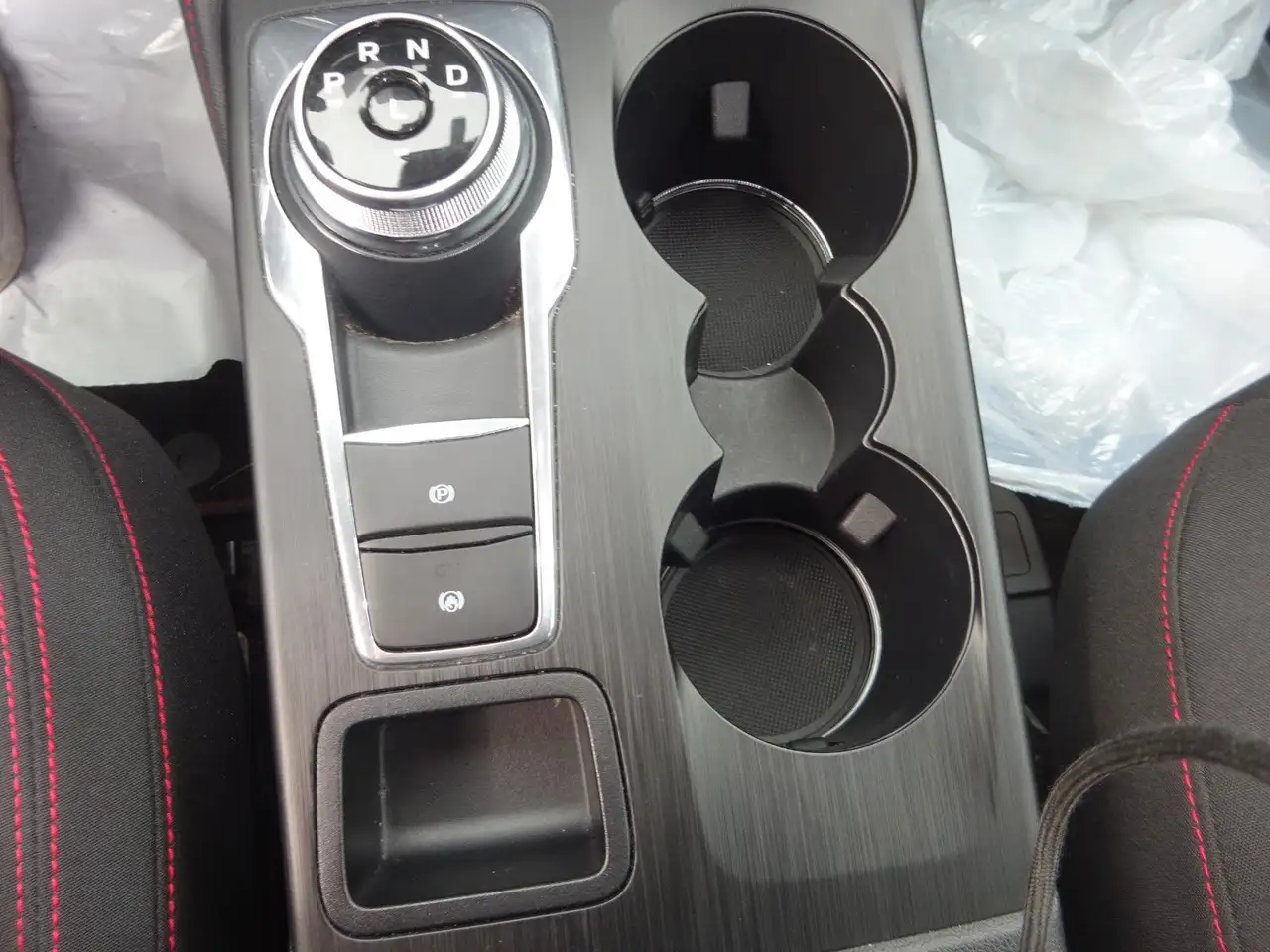 Ford Kuga 180PS Autm. FHEV ST-Line LED Navi Kamera — Vehicle gallery 26