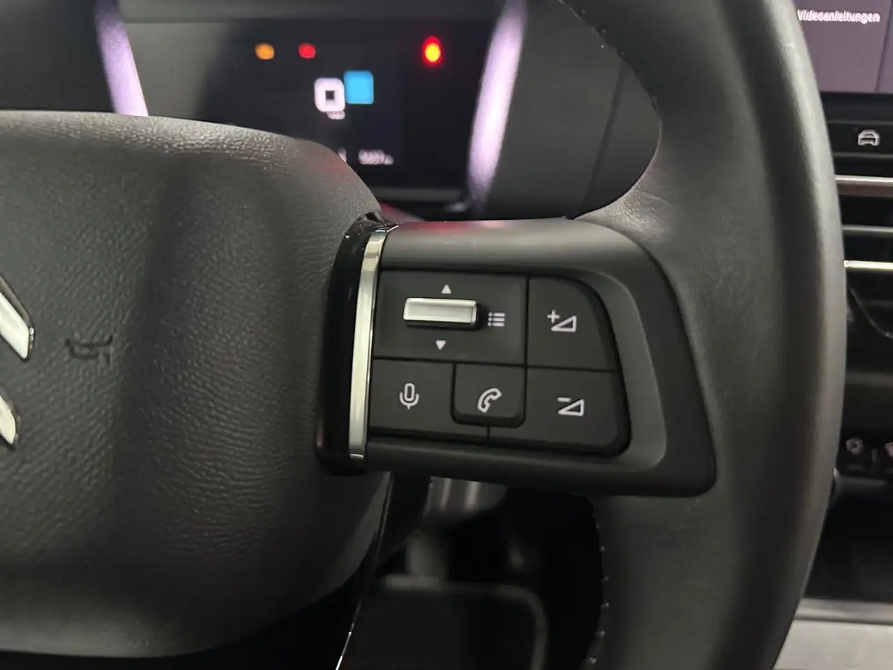 Citroen C4 1.2 PT 130 MAX Panorama Dach+Navi+360°+HeadUP+LED — Vehicle gallery 20