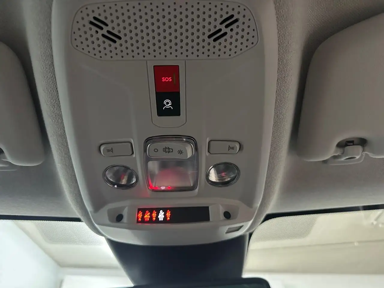 Citroen C4 1.2 PT 130 MAX Panorama Dach+Navi+360°+HeadUP+LED — Vehicle gallery 13