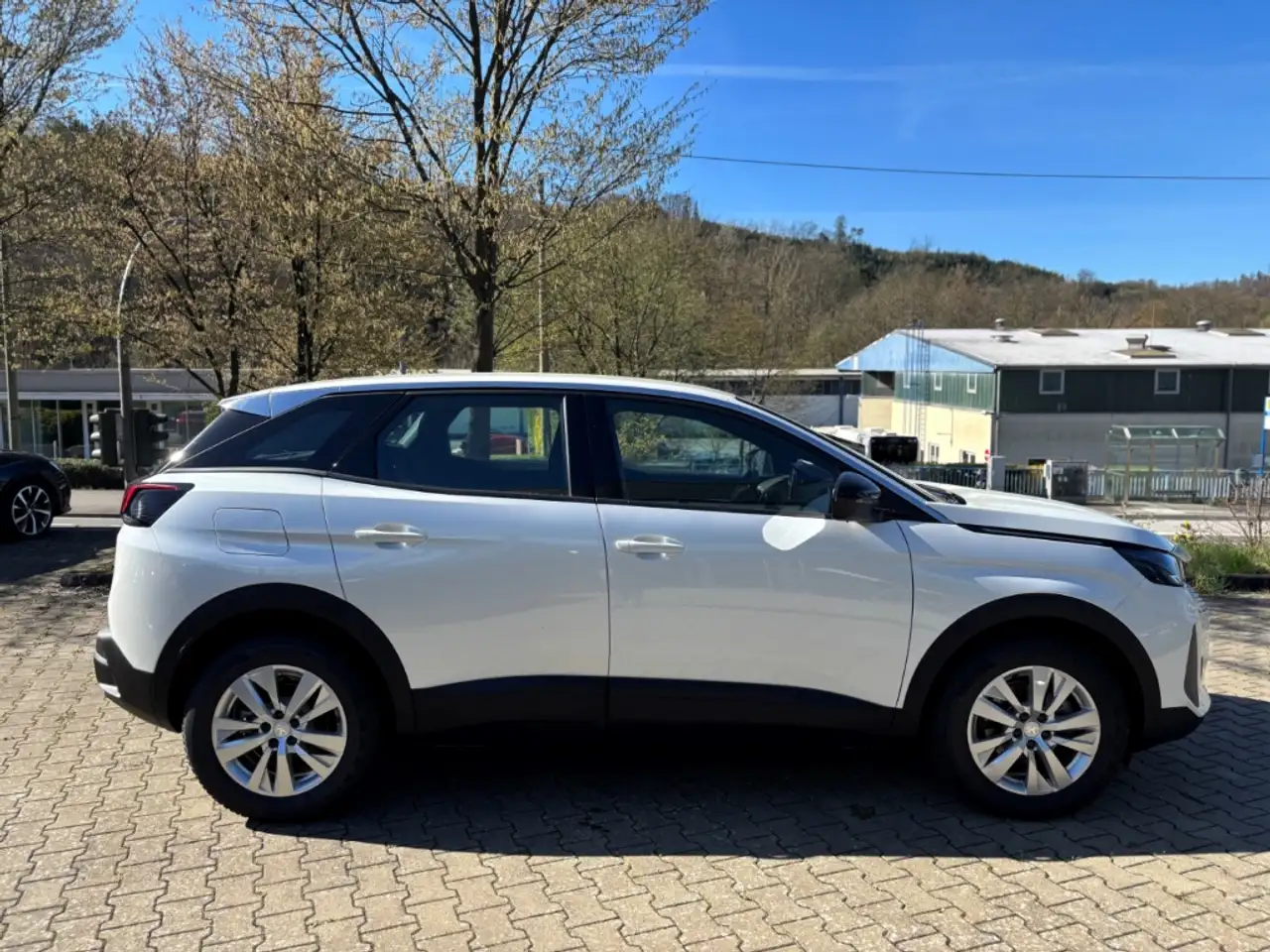 Peugeot 3008 Hybrid 136 PS Active Pack KAMERA DAB NAVI — Galería del vehículo 7