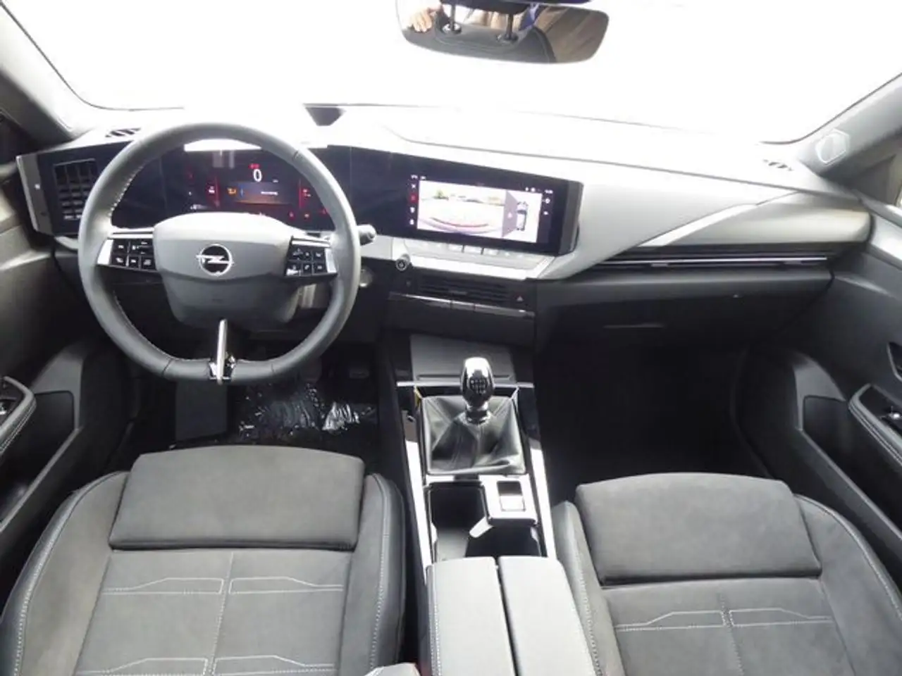 Opel Astra ST 1.2 Turbo GS+Alcantara+MatrixLED+SOFORT — Vehicle gallery 17