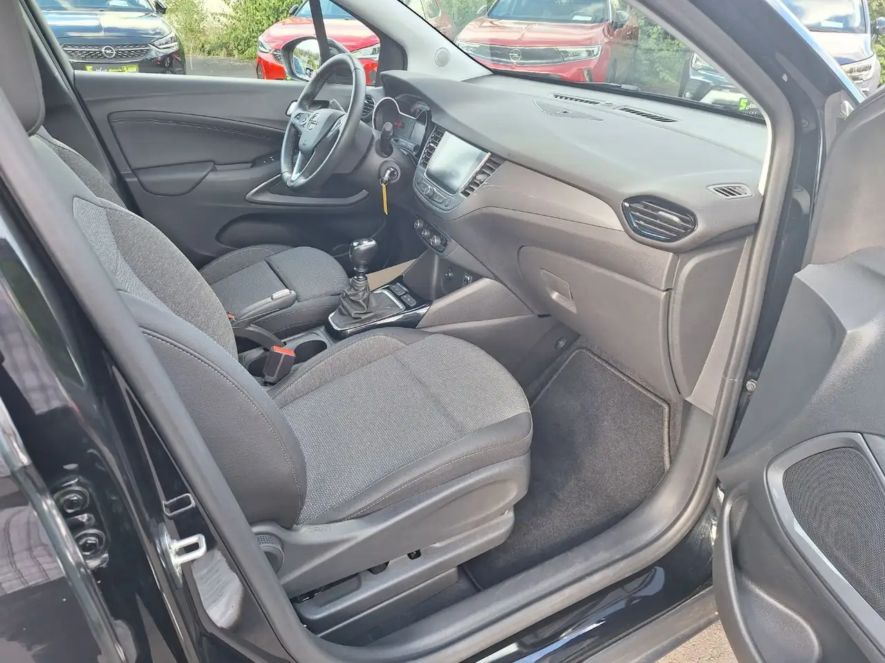 Opel Crossland 1.2 Turbo Elegance Paket inkl. Inspektionspaket — Galería del vehículo 8