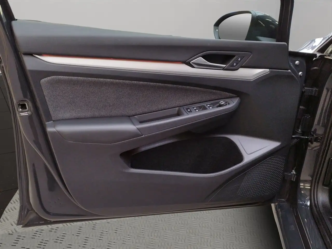 Volkswagen Golf VIII 1.0 eTSI DSG Move LED GRA App Connect — Vehicle gallery 17