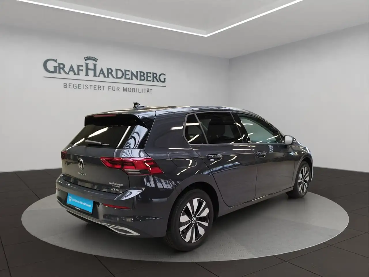 Volkswagen Golf VIII 1.0 eTSI DSG Move LED GRA App Connect — Vehicle gallery 2