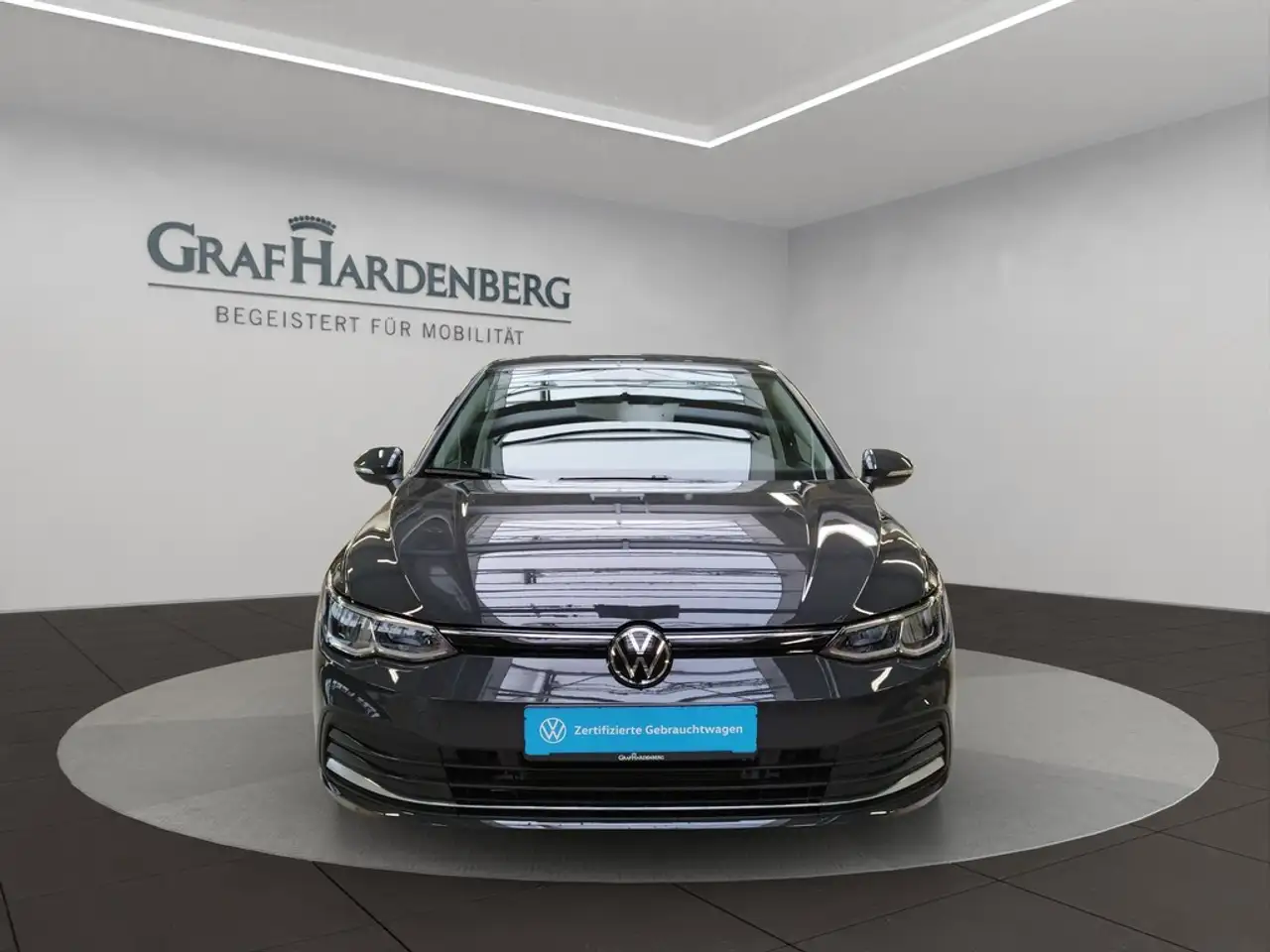 Volkswagen Golf VIII 1.0 eTSI DSG Move LED GRA App Connect — Vehicle gallery 3