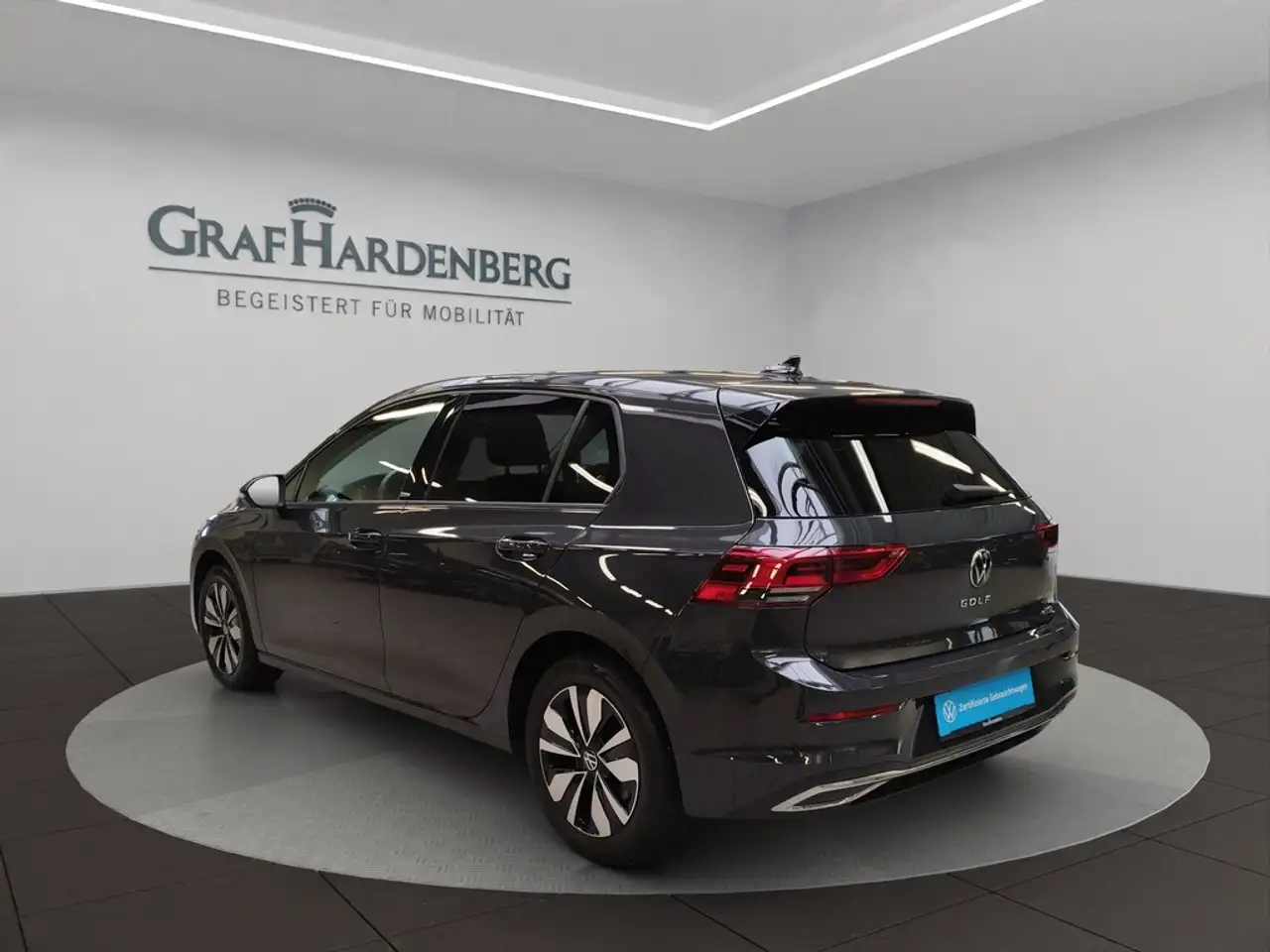 Volkswagen Golf VIII 1.0 eTSI DSG Move LED GRA App Connect — Vehicle gallery 8