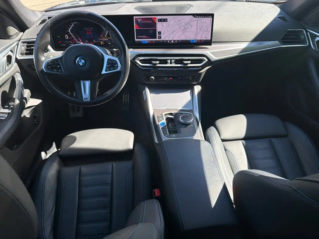 BMW i4 eDrive40 Gran Coupé M Sportpaket HiFi DAB — Galería del vehículo 11