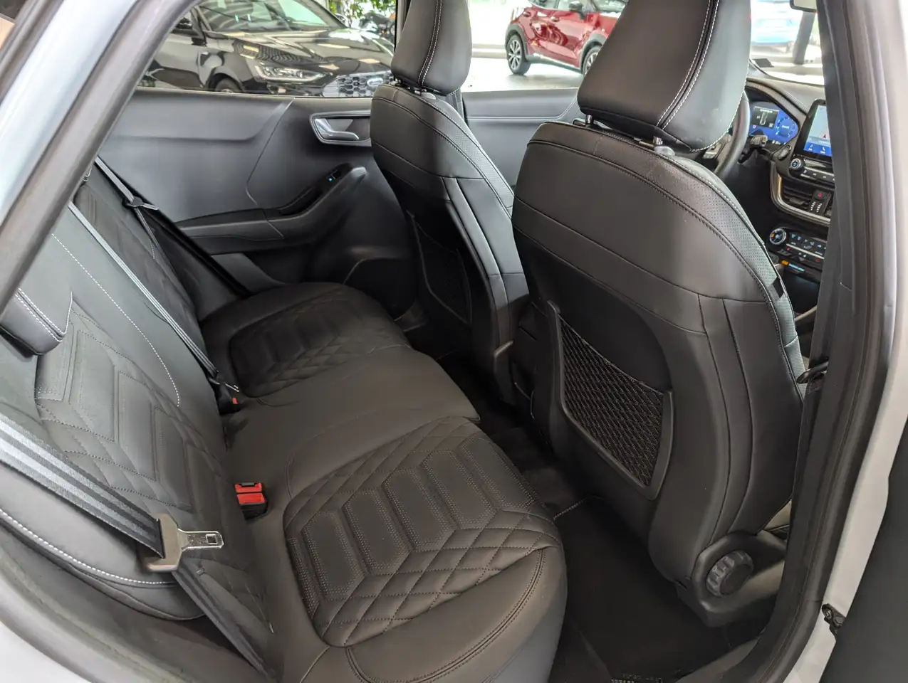 Ford Puma 1.0 EcoBoost Hybrid Aut. ST-LINE VIGNALE — معرض صور السيارة 8