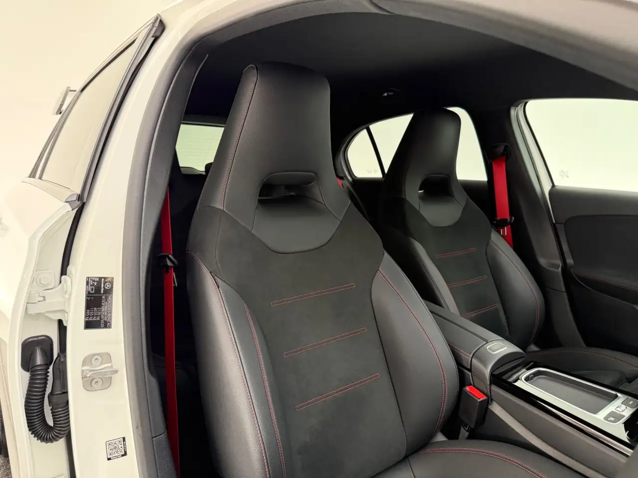 Mercedes-Benz A 35 AMG A35 AMG 4Ma.*AERO*NIGHT-MULTIBEAM-BURMESTER-ARC — معرض صور السيارة 24
