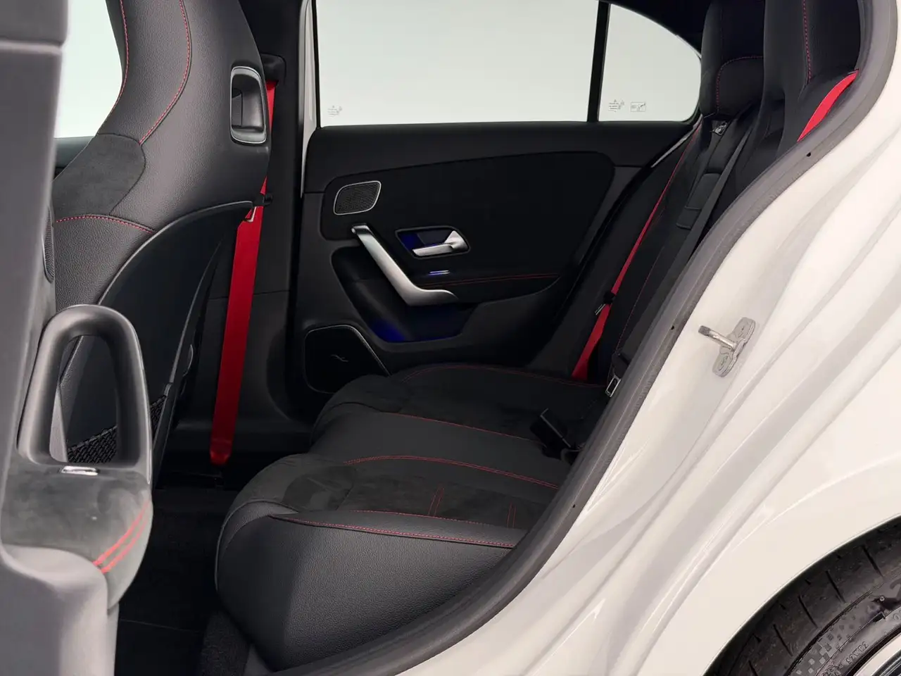 Mercedes-Benz A 35 AMG A35 AMG 4Ma.*AERO*NIGHT-MULTIBEAM-BURMESTER-ARC — معرض صور السيارة 28