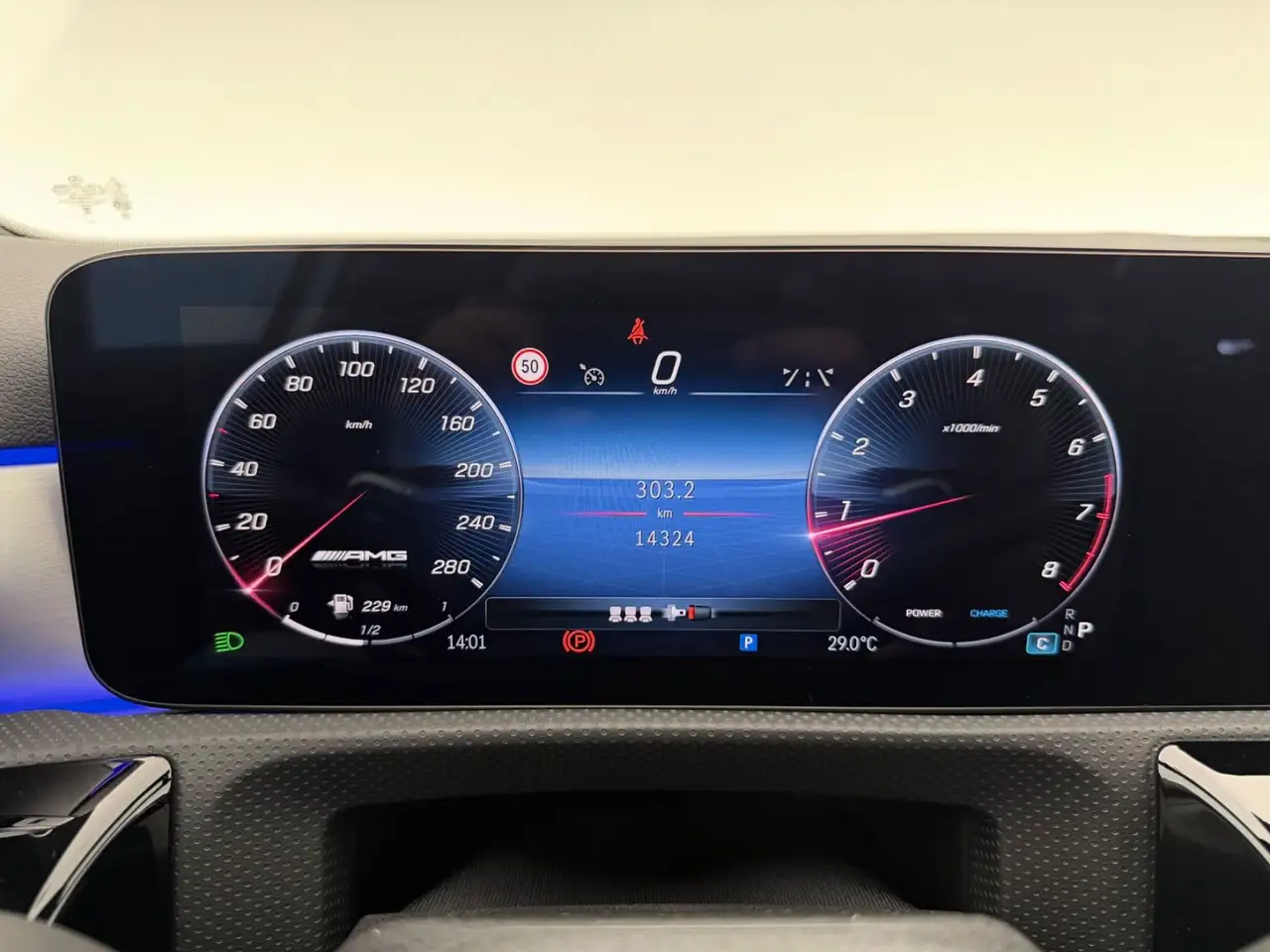 Mercedes-Benz A 35 AMG A35 AMG 4Ma.*AERO*NIGHT-MULTIBEAM-BURMESTER-ARC — معرض صور السيارة 37