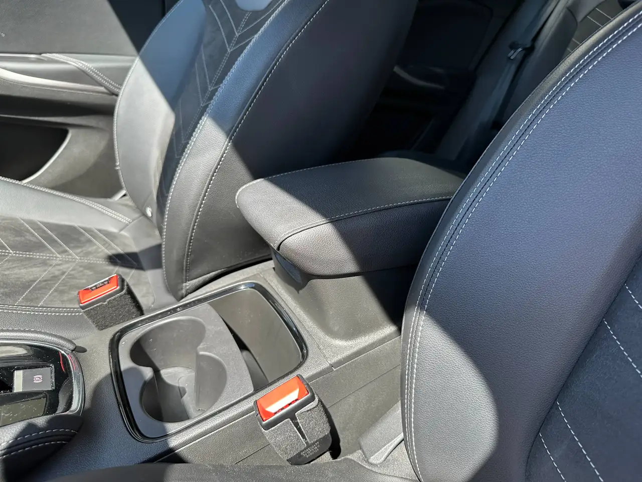 Opel Grandland X GS Line*MildHybrid*Alcantara*Navi*Park&Go*LED* — Vehicle gallery 18