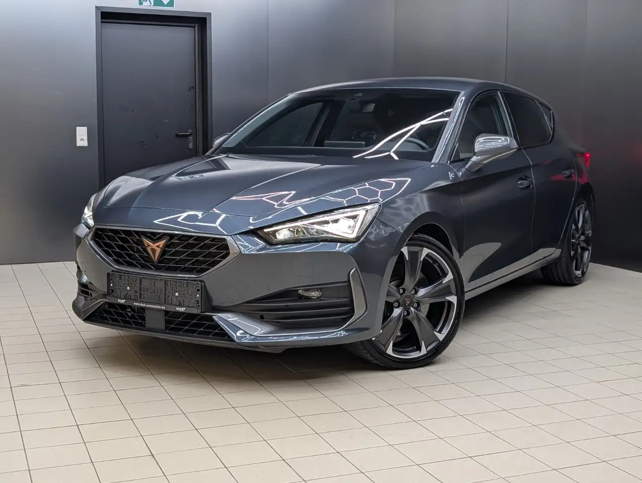 CUPRA Leon VZ 2.0 TSI DSG VIRTU+LED+SHZ+CARPL+PDC+ACC+ — Galerie du véhicule 3