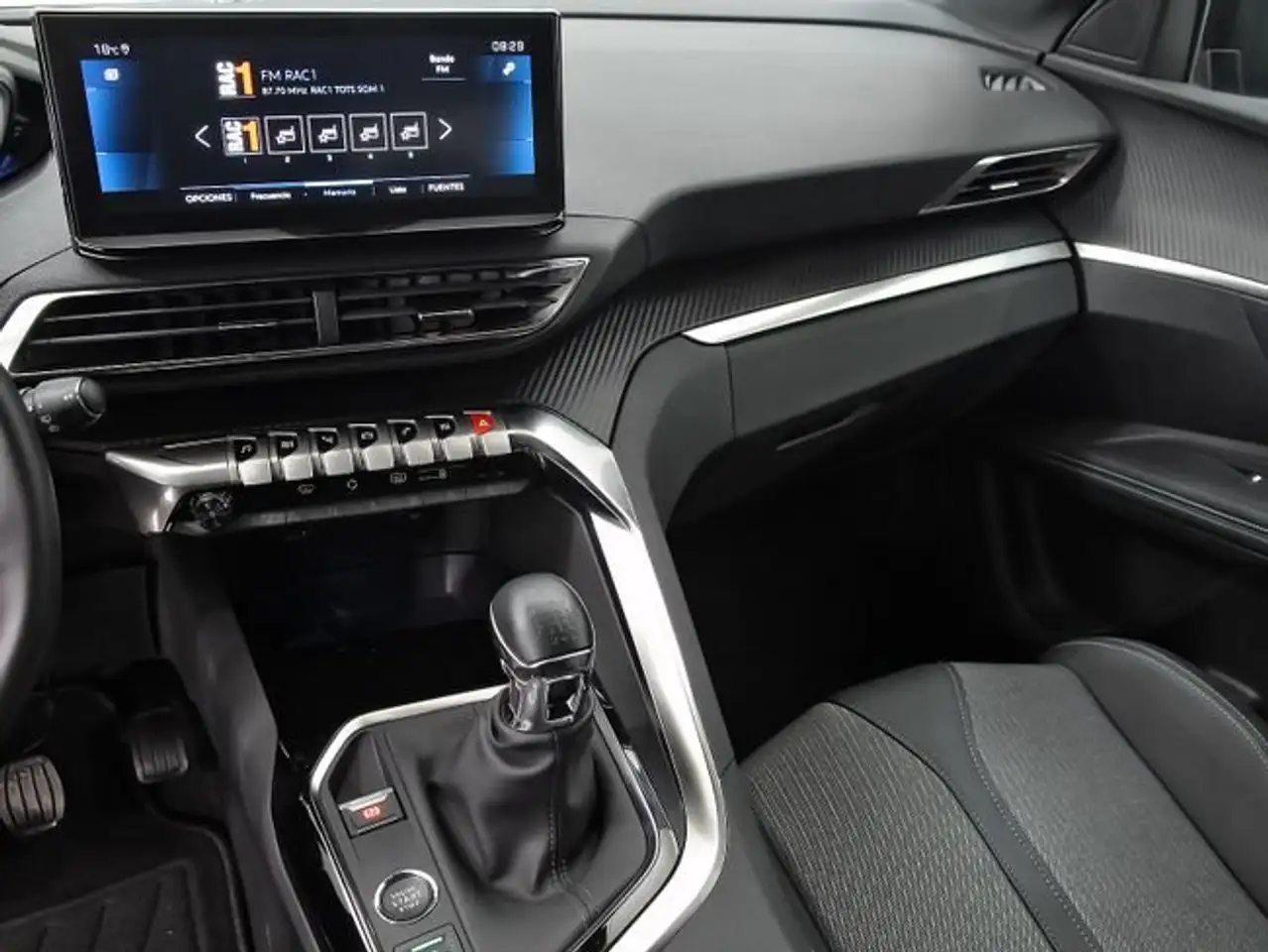 Peugeot 3008 1.2 PureTech S&S Allure 130 — معرض صور السيارة 12