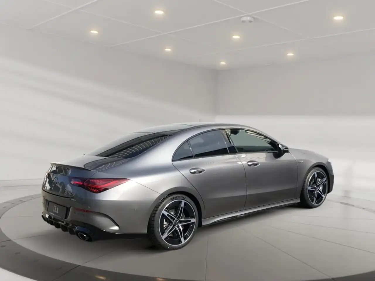 Mercedes-Benz CLA 35 AMG AMG CLA 35 4M Coupe +19Z+Night+Panorama — معرض صور السيارة 5