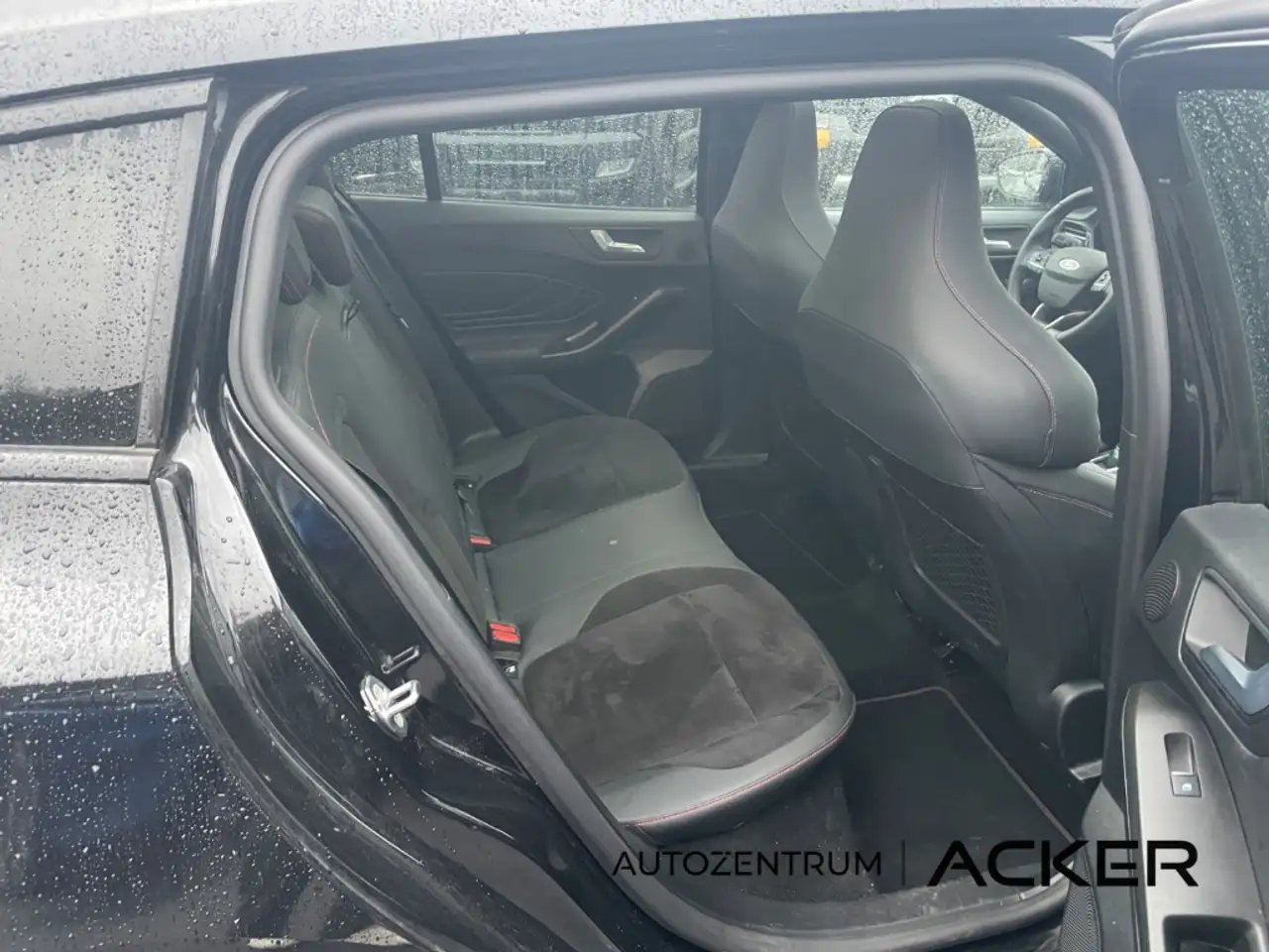 Ford Focus ST X Turnier 2.3 AT. Pano/aAHK/ACC -36%* — Galerie du véhicule 8