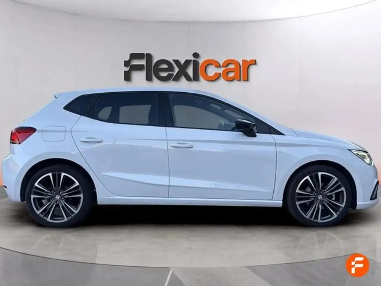 SEAT Ibiza 1.5 TSI S&S FR Salta DSG 150 — Galería del vehículo 2