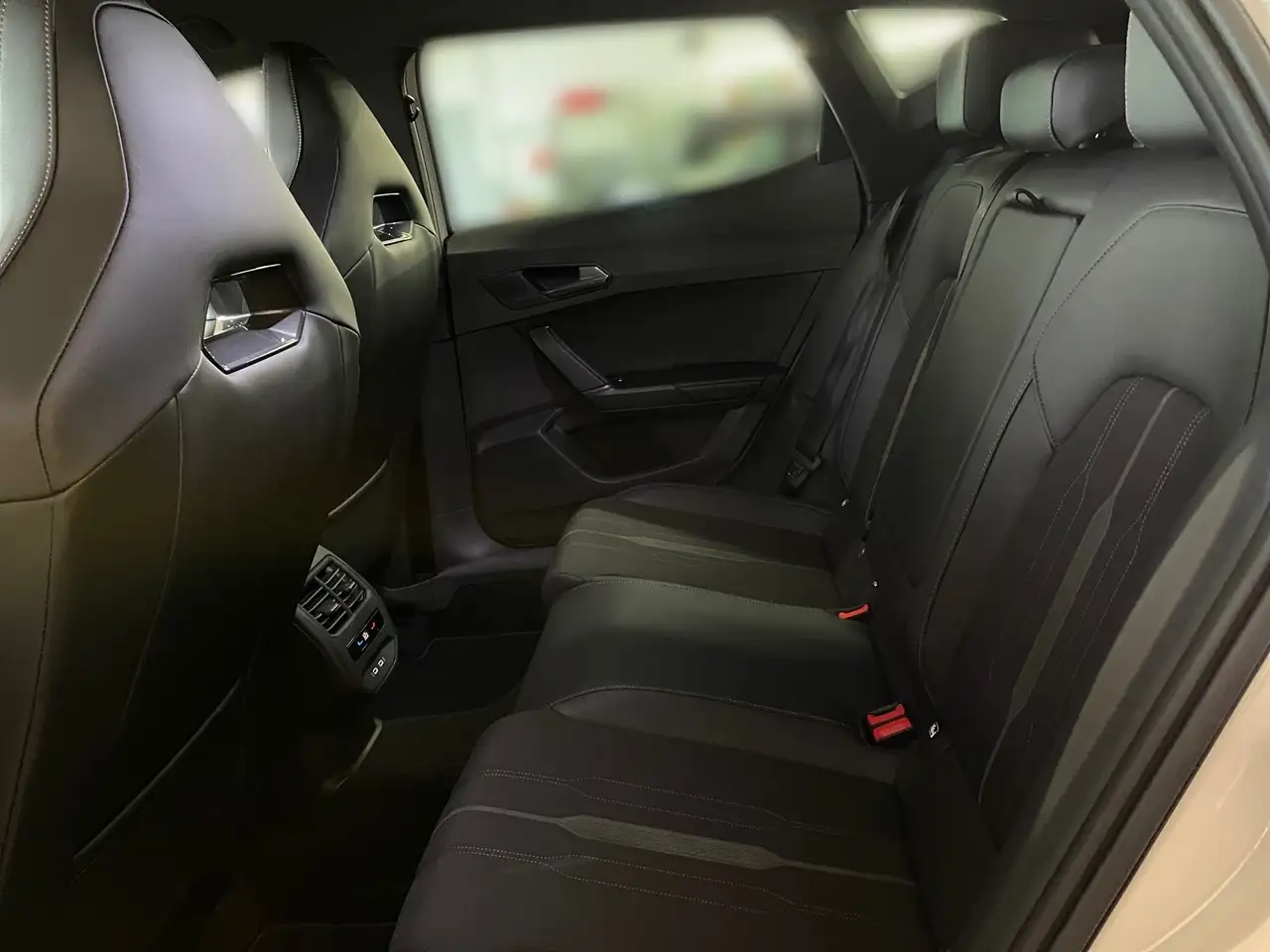 CUPRA Formentor 2.0 TSI 4Drive VZ *LED*KAMERA*NAVI* — Vehicle gallery 15
