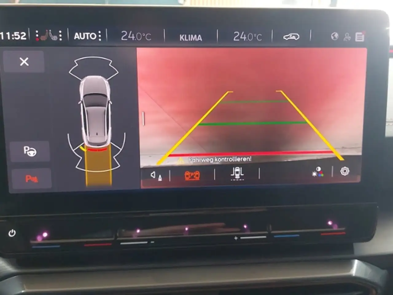 CUPRA Formentor 2.0 TSI VZ+LED+NAVI+FULL LINK+PARKLENK — Galerie du véhicule 13
