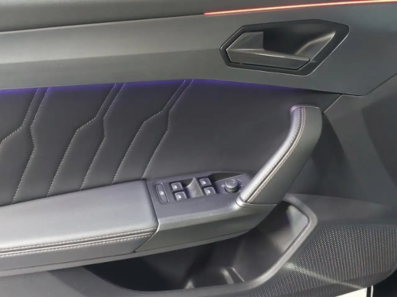 CUPRA Formentor 2.0 TSI VZ+LED+NAVI+FULL LINK+PARKLENK — Galerie du véhicule 15
