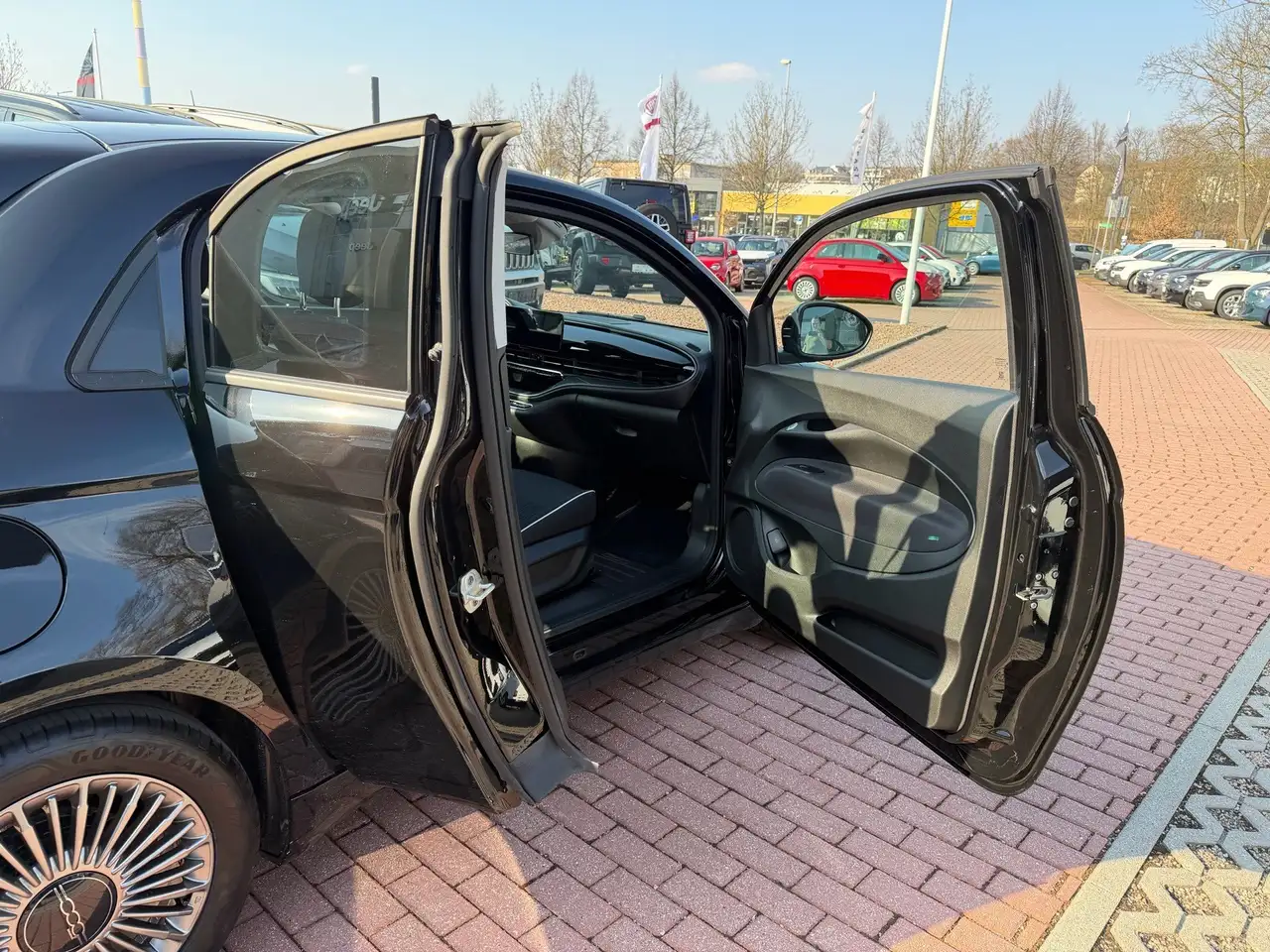 Fiat 500e 3+1 42kwh — معرض صور السيارة 14