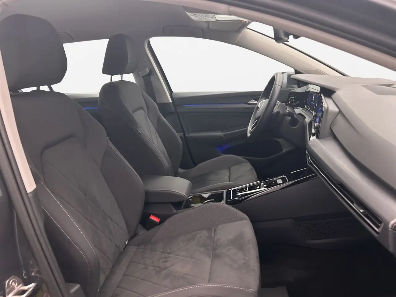 Volkswagen Golf Style 1.5 eTSI DSG *NAVI*KAM*LED+*SHZ*Keyle — Galería del vehículo 4