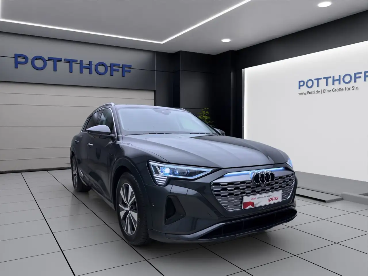 Audi Q8 e-tron 55 Q ADVANCED PANO MATRIX NAVI B&O — Vehicle gallery 7