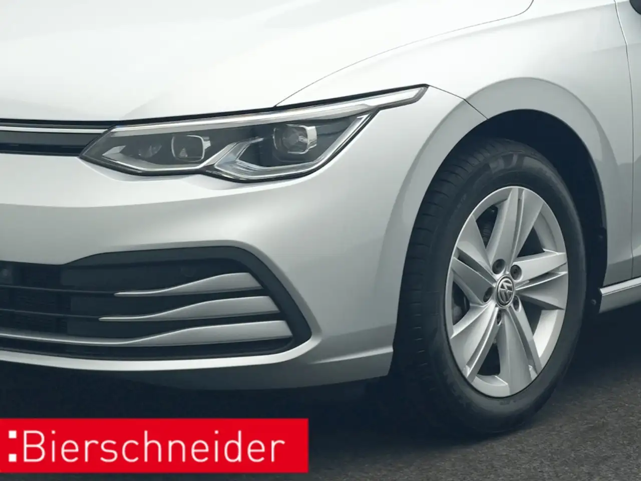 Volkswagen Golf Variant 8 1.5 eTSI DSG NAVI AHK LED — Galería del vehículo 18