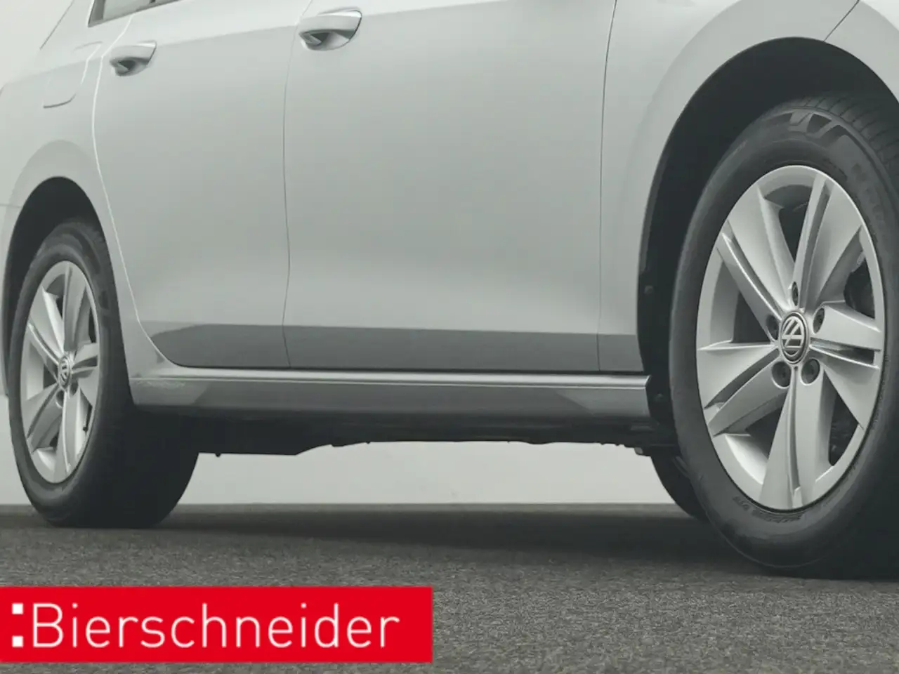 Volkswagen Golf Variant 8 1.5 eTSI DSG NAVI AHK LED — Galería del vehículo 34