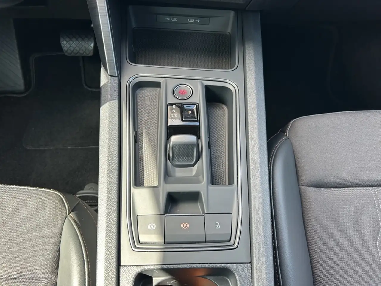 CUPRA Formentor 1.5 TSI DSG LED*VIRTUAL*CARPLAY*ACC*SHZ*PDC*KAM... — Vehicle gallery 20