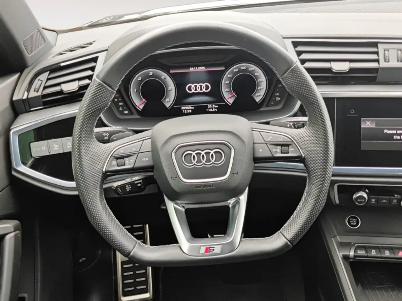 Audi Q3 TODOTERRENO 2.0 35 TDI 110KW S TRONIC GENUINE ED. — Vehicle gallery 9