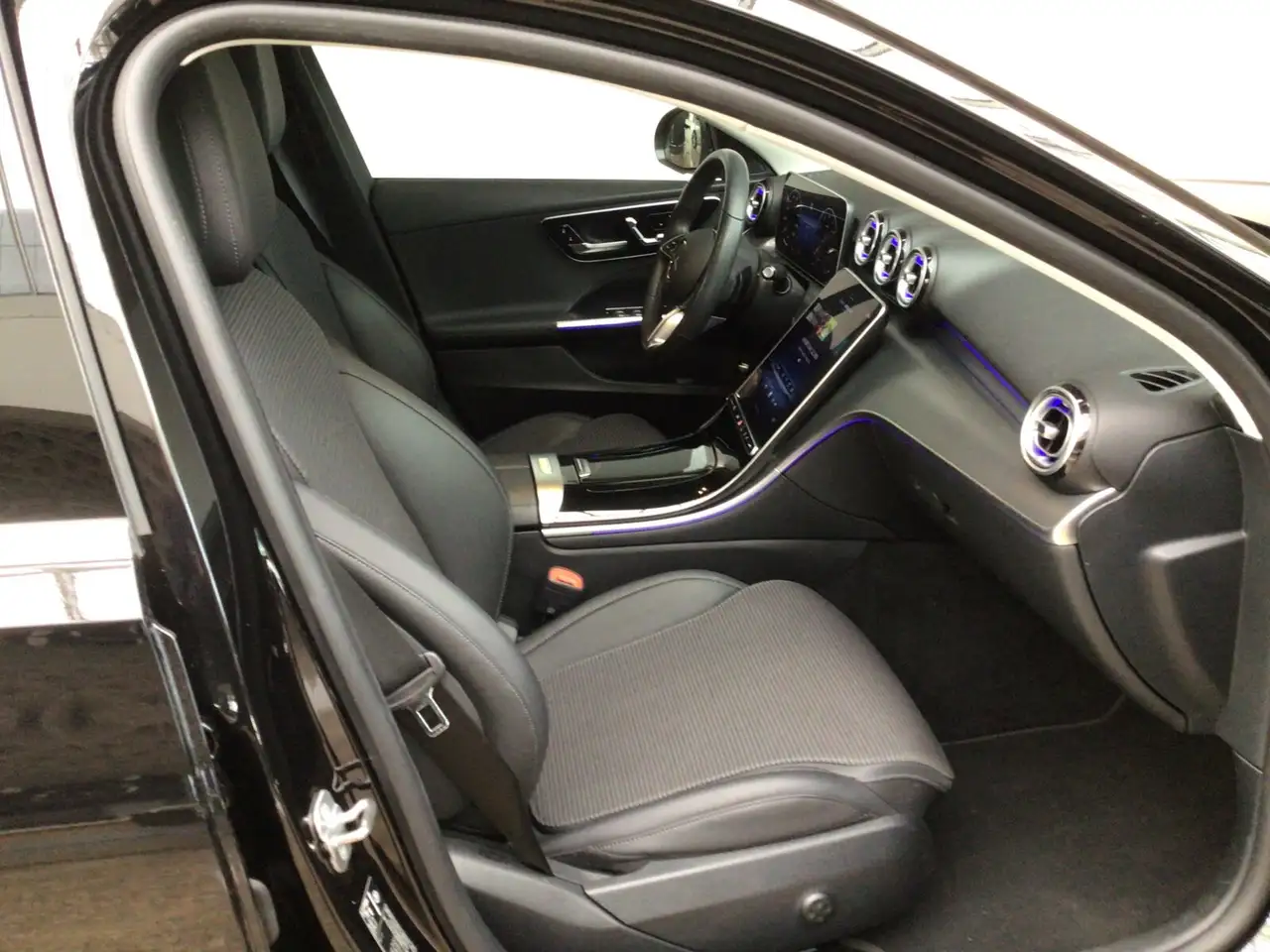 Mercedes-Benz C 200 C 200 AVANTGARDE Advanced Plus/AHK/360°/Totw/Mem — معرض صور السيارة 10
