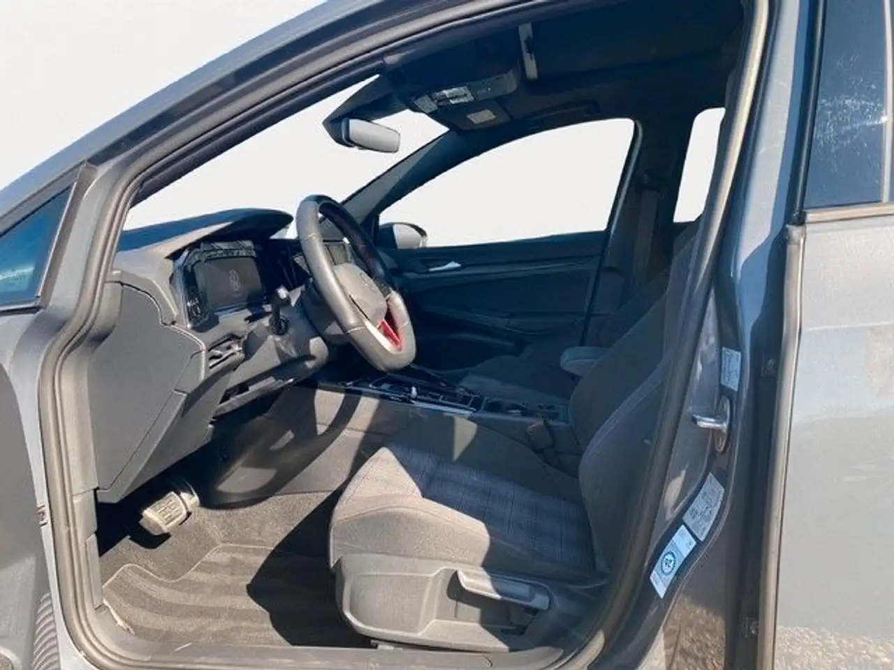 Volkswagen Golf GTI Lim. 2,0 TSI DSG NAVI PANO ACC SHZ — معرض صور السيارة 15